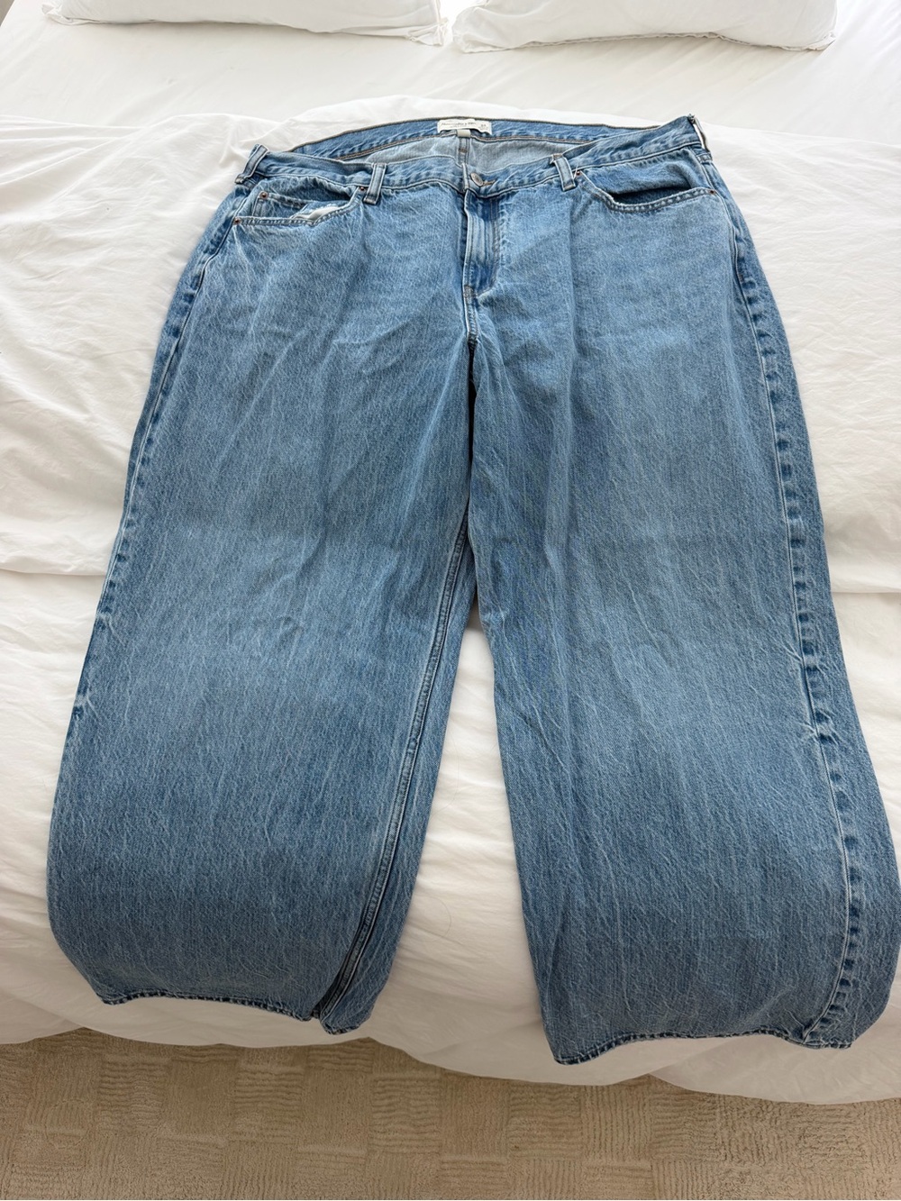 Abercrombie & Fitch Low Rise Ultra Loose Jeans - Curve Love - Picture 1 of 3